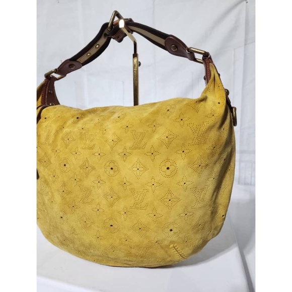 Authentic Louis Vuitton Monogram Suede Onatah GM Shoulder Bag Yellow - Picture 4 of 16